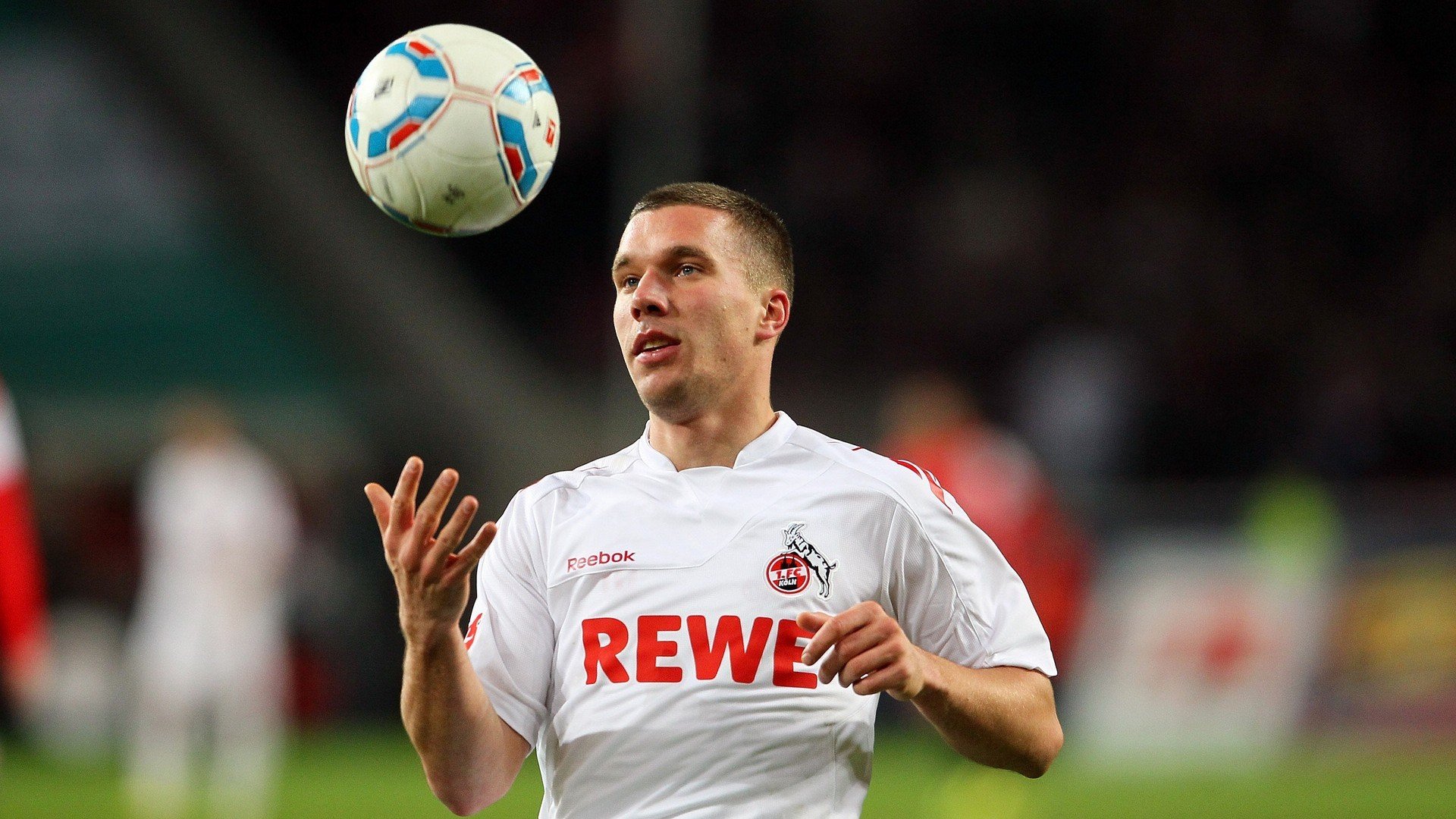 开云体育在线-戈麦斯爆发！塞维利亚火力全开，艺术足球压制哥斯达黎加铁壁