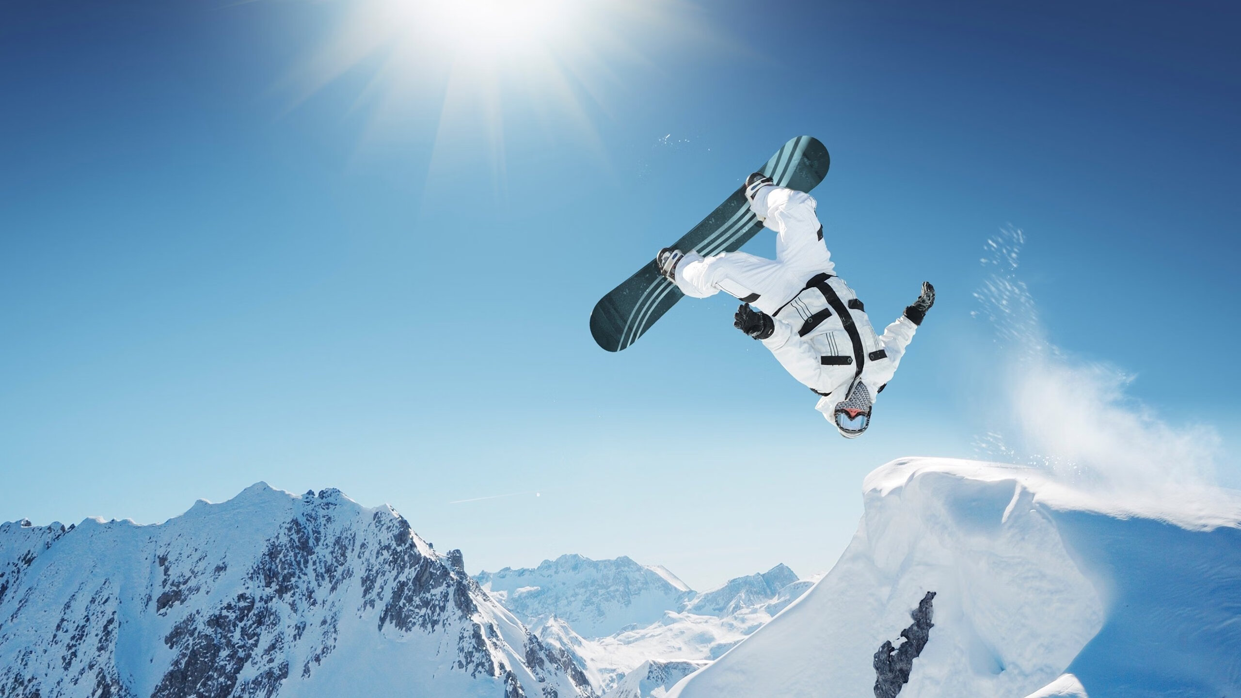 开云体育入口-萨拉赫成为全场焦点，瑞典险胜马里，足球场上的两种英雄叙事